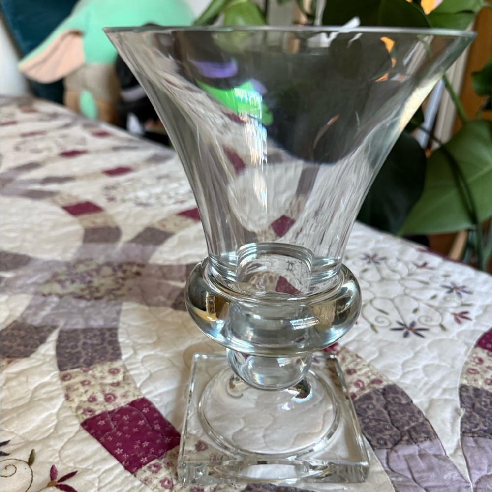 Clear Glass Hurricane Vase 🌟🌟glows under 365 Blacklight- Home Accents